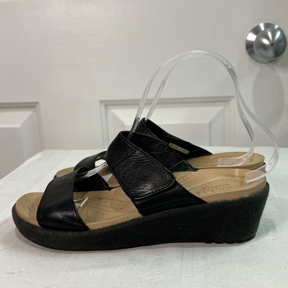 Crocs black leather Aleigh strap wedge sandals size W7 - Picture 4 of 16